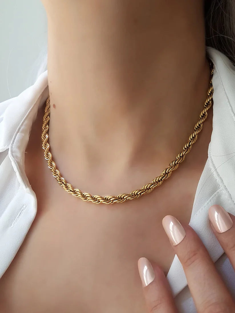 Milas Golden Stainless Necklace – Elegant & Anti-Tarnish