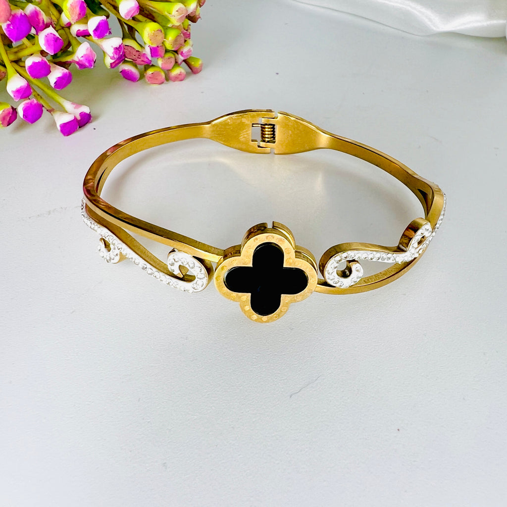 Stainless clover Fancy Bangle