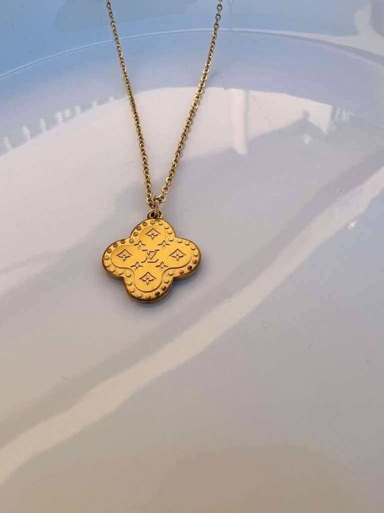 Van Cleef Gold Pendant Necklace | Jewelry Store | Jewelry Online - Crazy Women