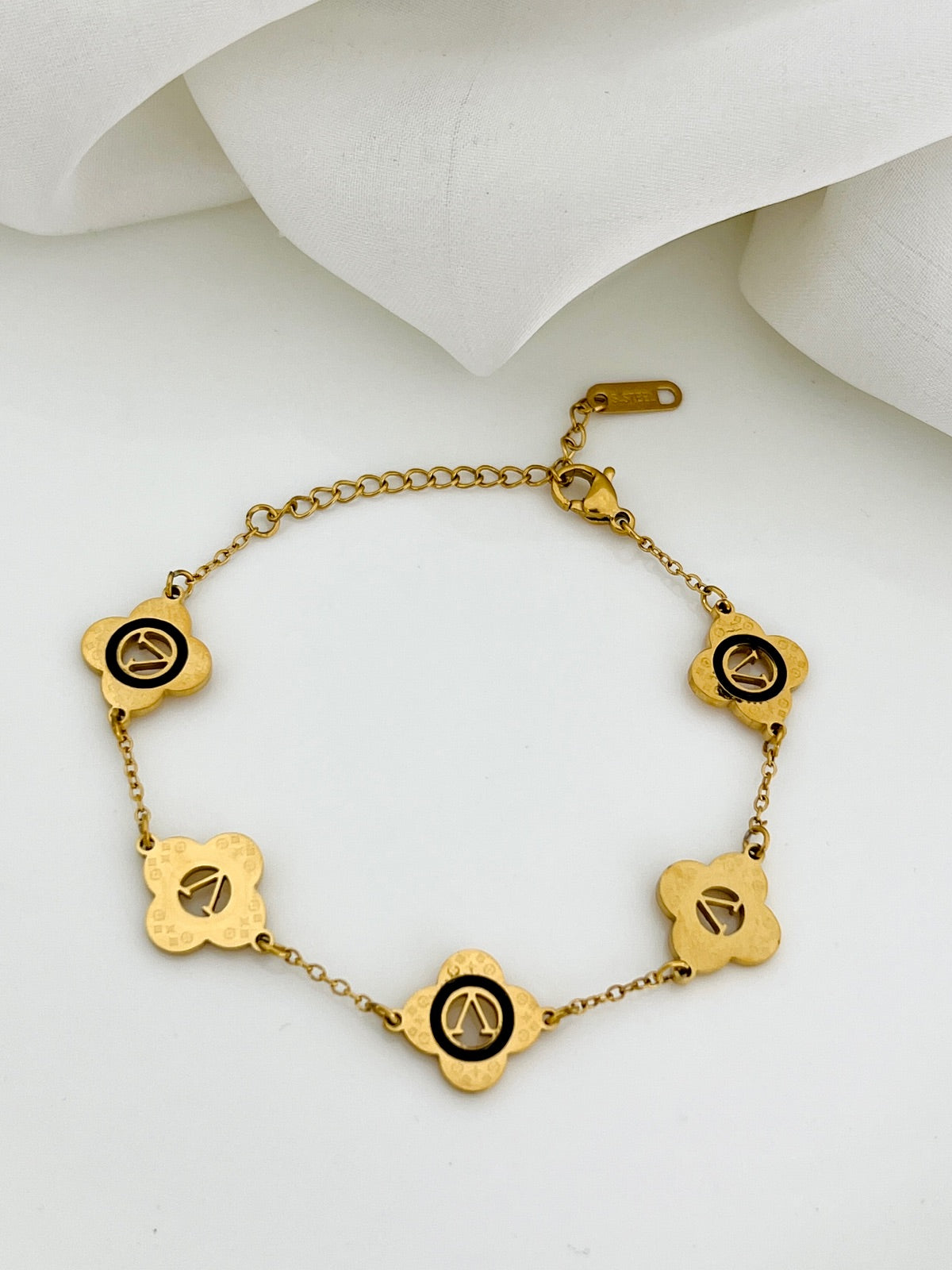 Crazy Women Bracelet - Style 7628053