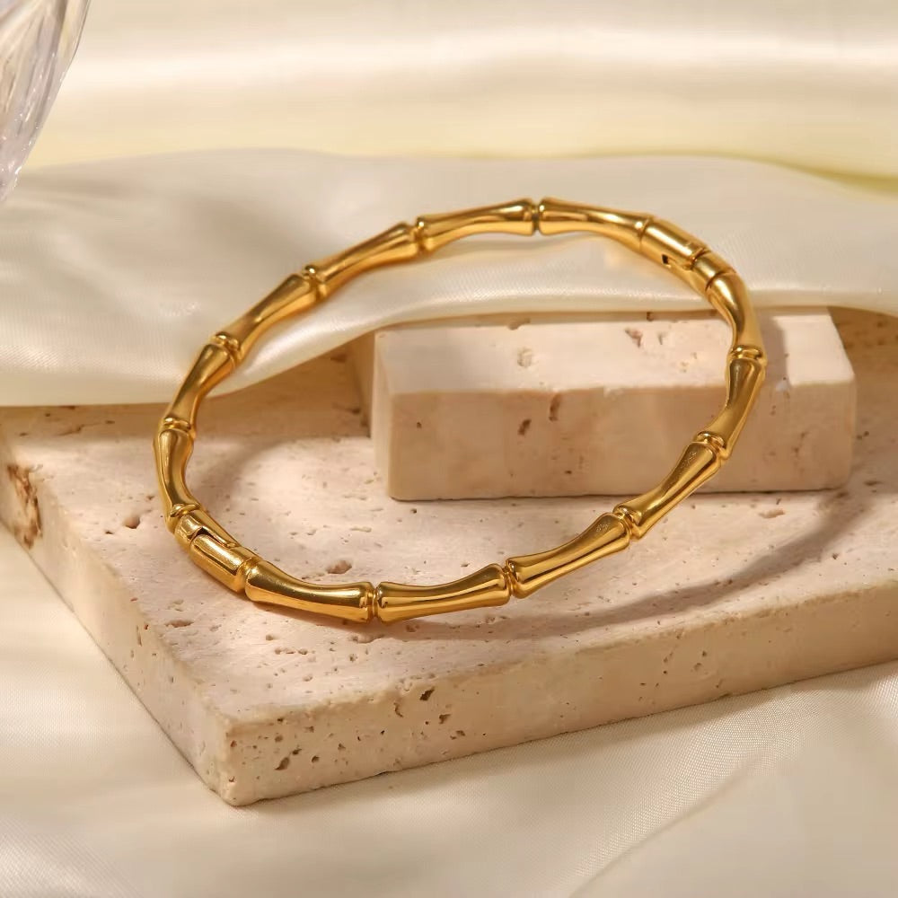 Crazy Women Handcuff Bracelet - Style 2739042