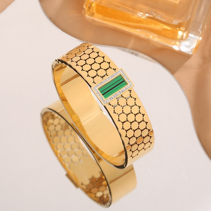 Crazy Women Handcuff Bracelet - Style 3469076
