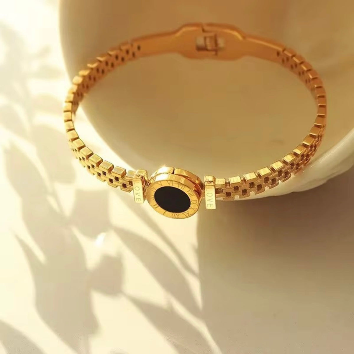 Crazy Women Handcuff Bracelet - Style 4135076