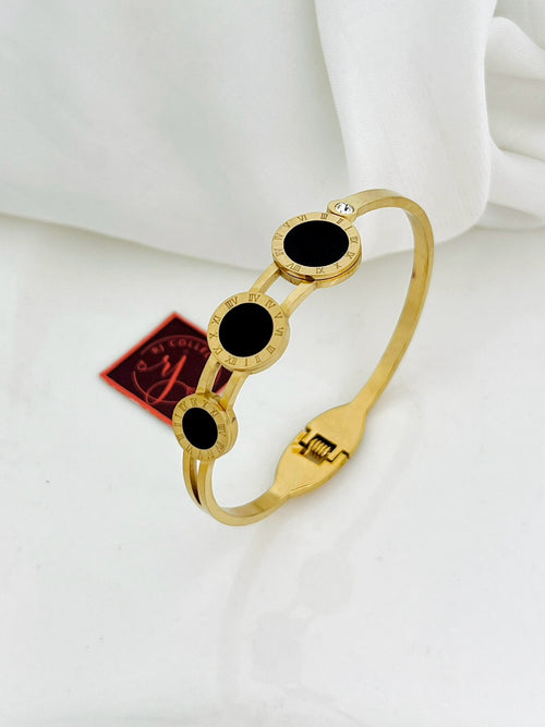 Crazy Women Handcuff Bracelet - Style 4235098