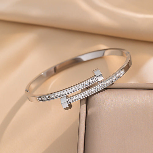 Crazy Women Handcuff Bracelet - Style 5149062