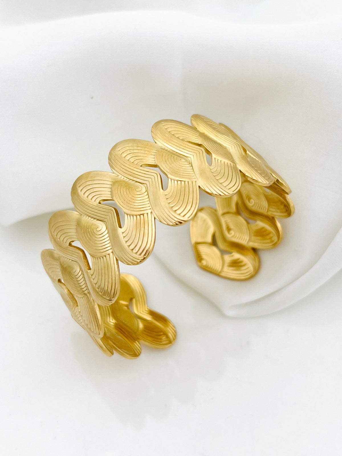 Crazy Women Handcuff Bracelet - Style 5348075