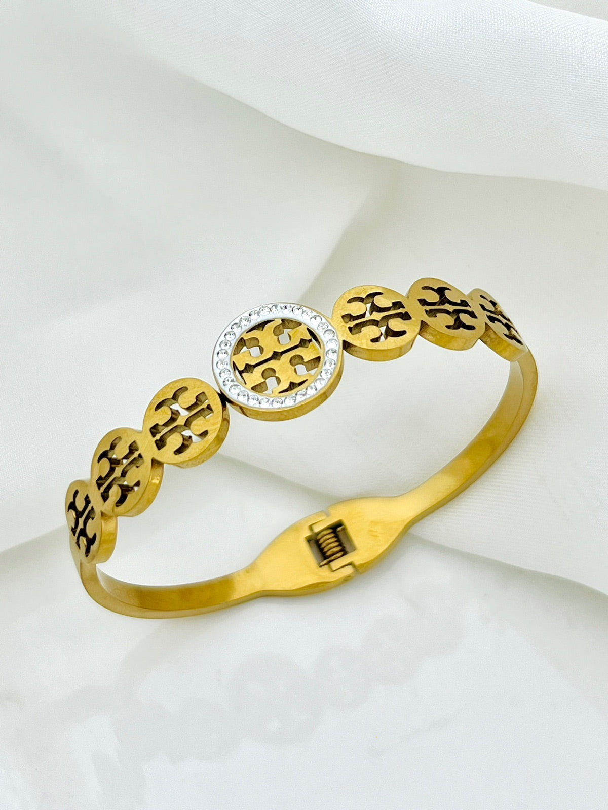 Crazy Women Handcuff Bracelet - Style 5738063