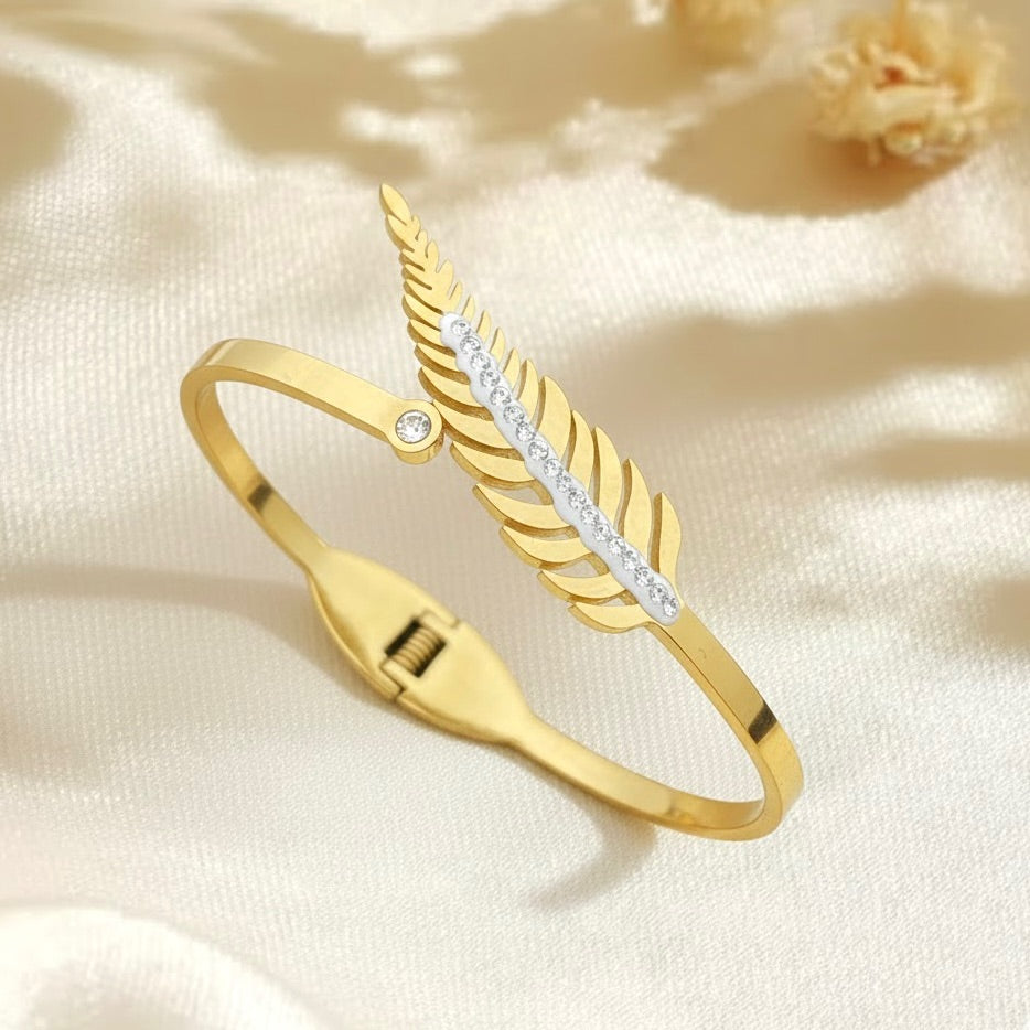 Crazy Women Handcuff Bracelet - Style 5743092