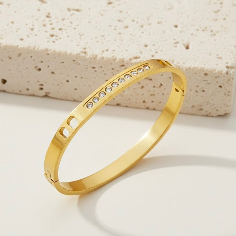 Crazy Women Handcuff Bracelet - Style 6345071