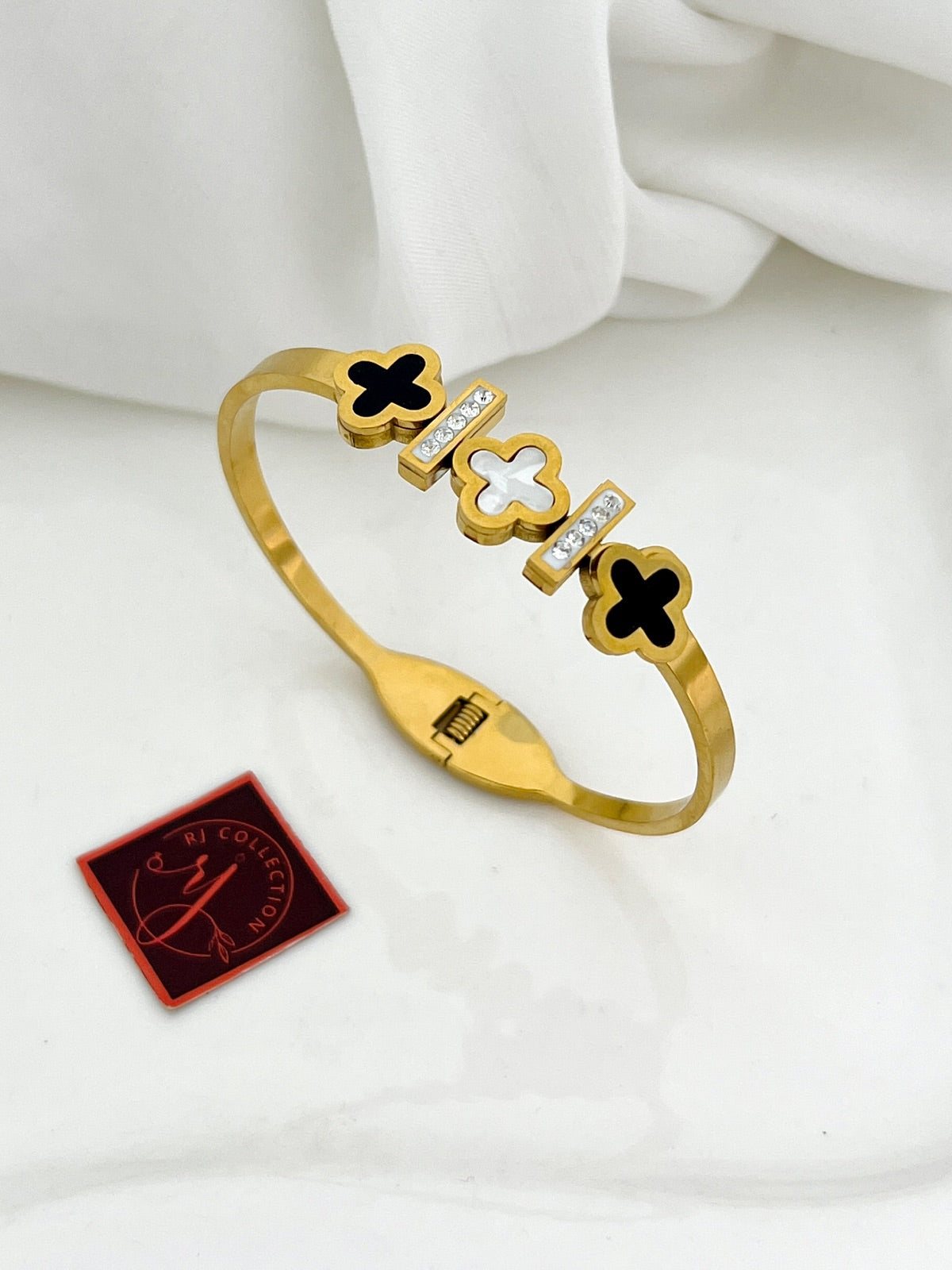 Crazy Women Handcuff Bracelet - Style 6735098