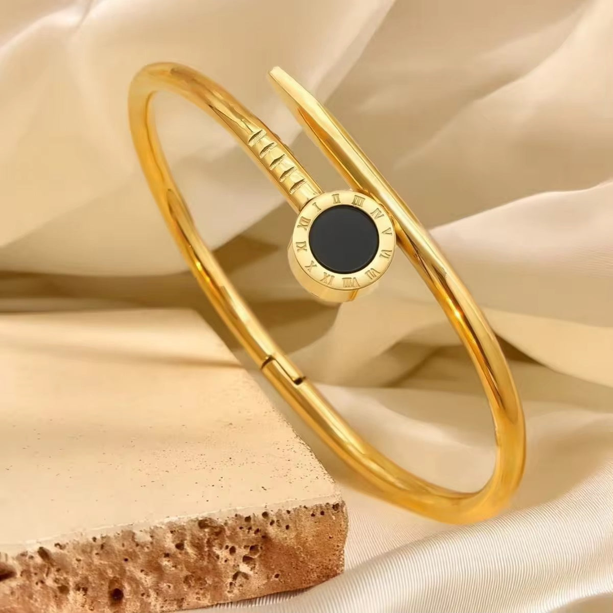 Crazy Women Handcuff Bracelet - Style 7135064