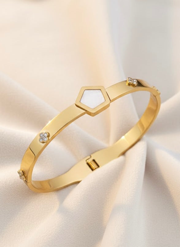 Crazy Women Handcuff Bracelet - Style 7138053