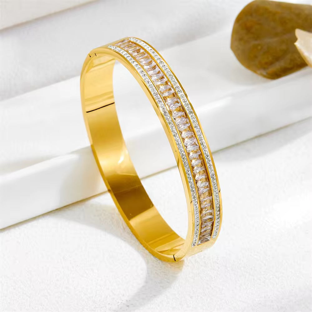 Crazy Women Handcuff Bracelet - Style 7165086