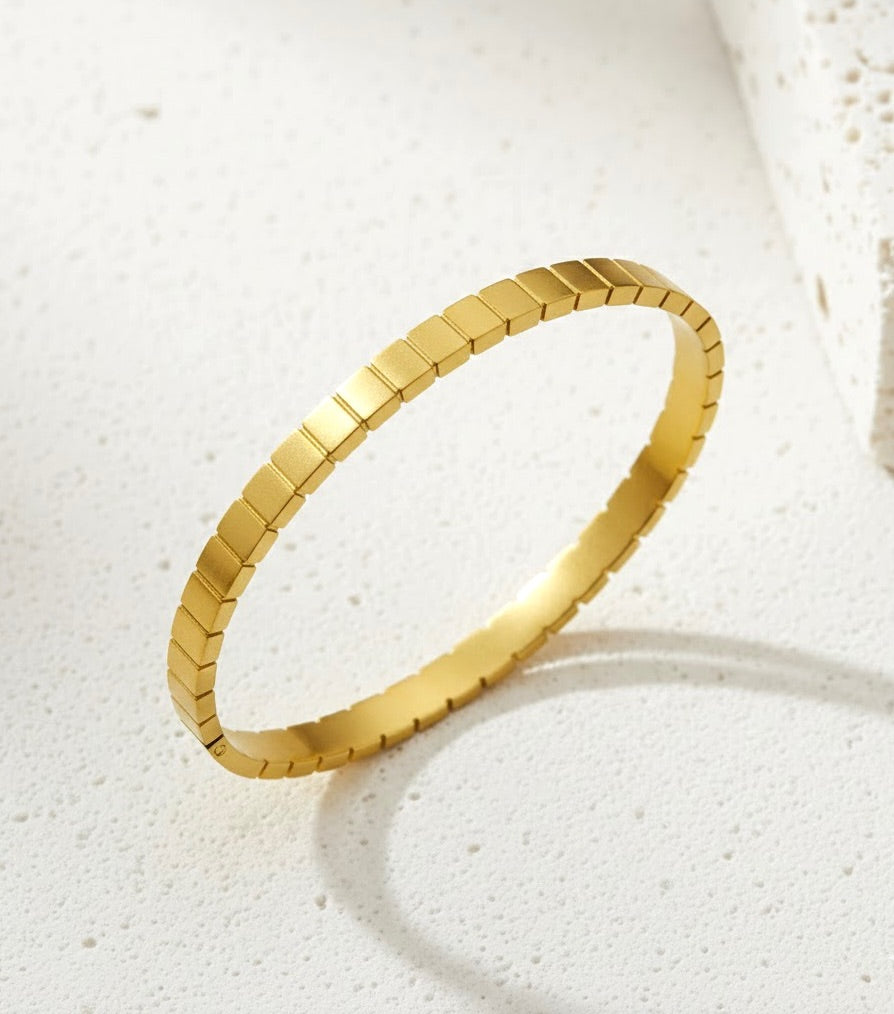 Crazy Women Handcuff Bracelet - Style 7239064