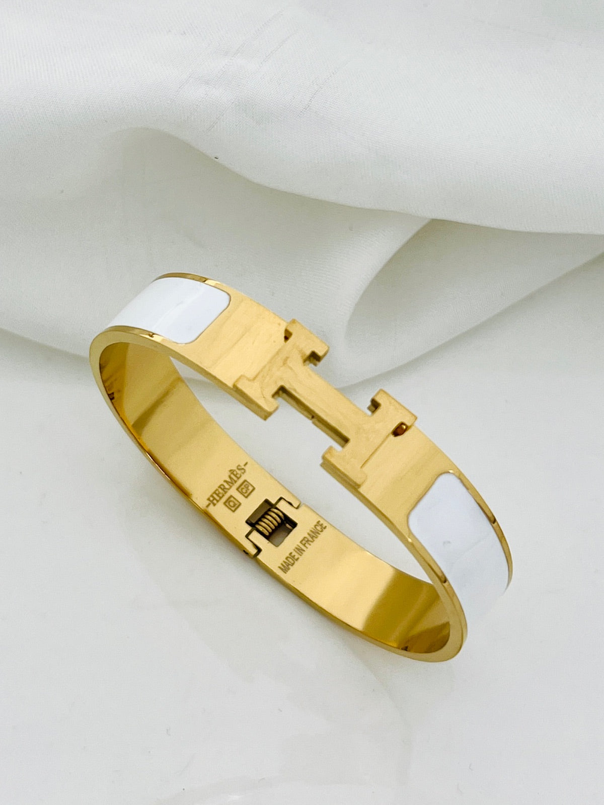 Crazy Women Handcuff Bracelet - Style 7355061