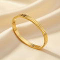 Crazy Women Handcuff Bracelet - Style 7645083