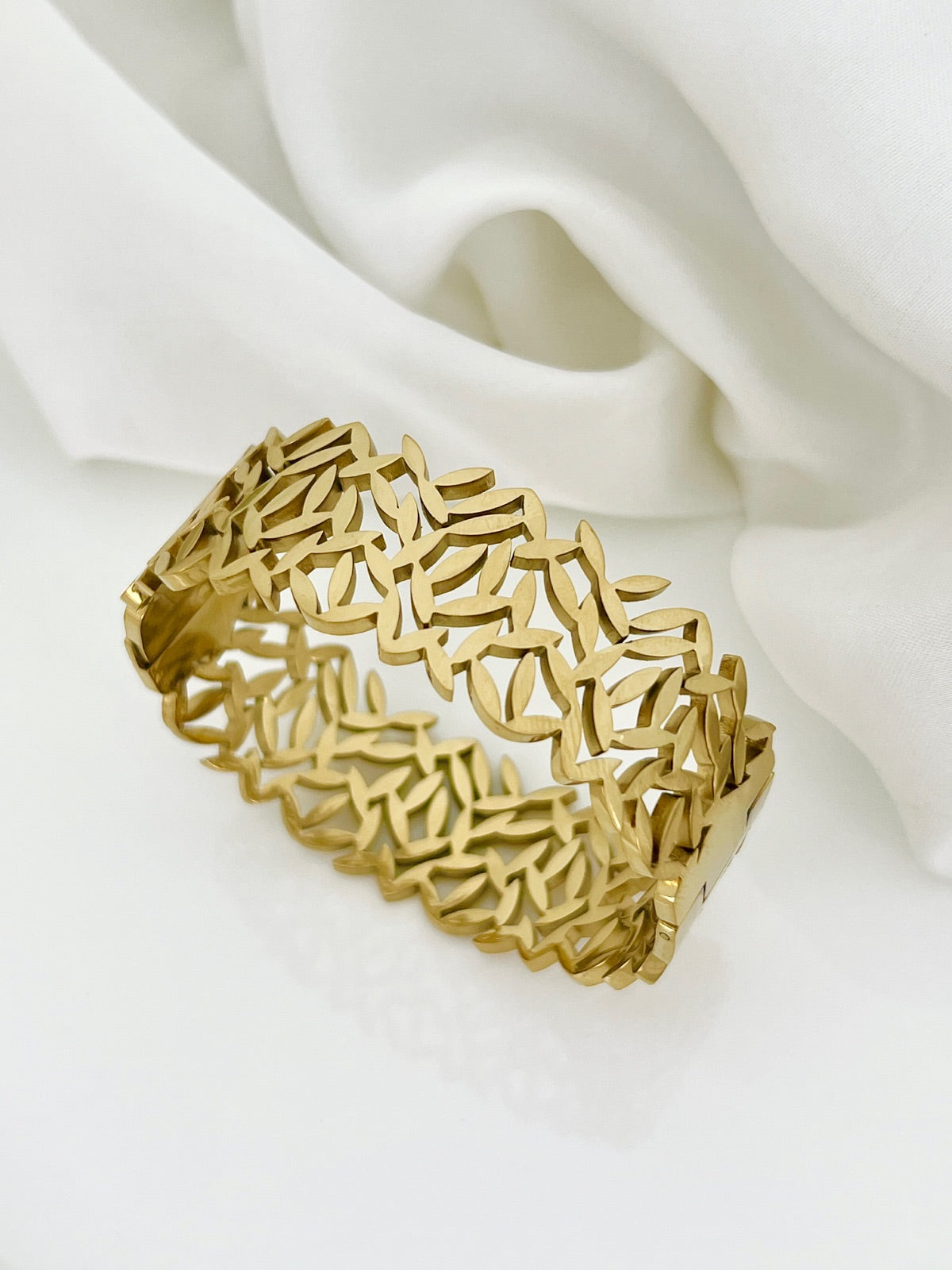 Crazy Women Handcuff Bracelet - Style 8155064