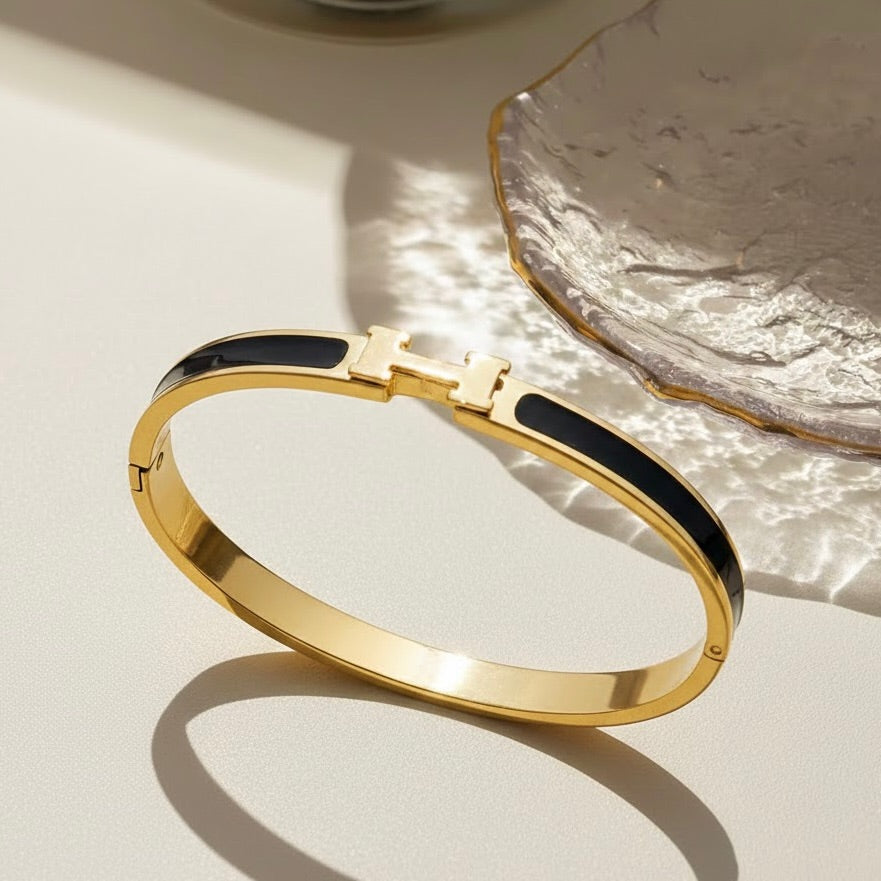 Crazy Women Handcuff Bracelet - Style 8235071
