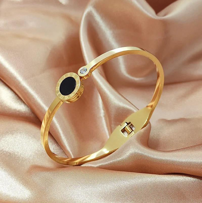 Crazy Women Handcuff Bracelet - Style 9430071