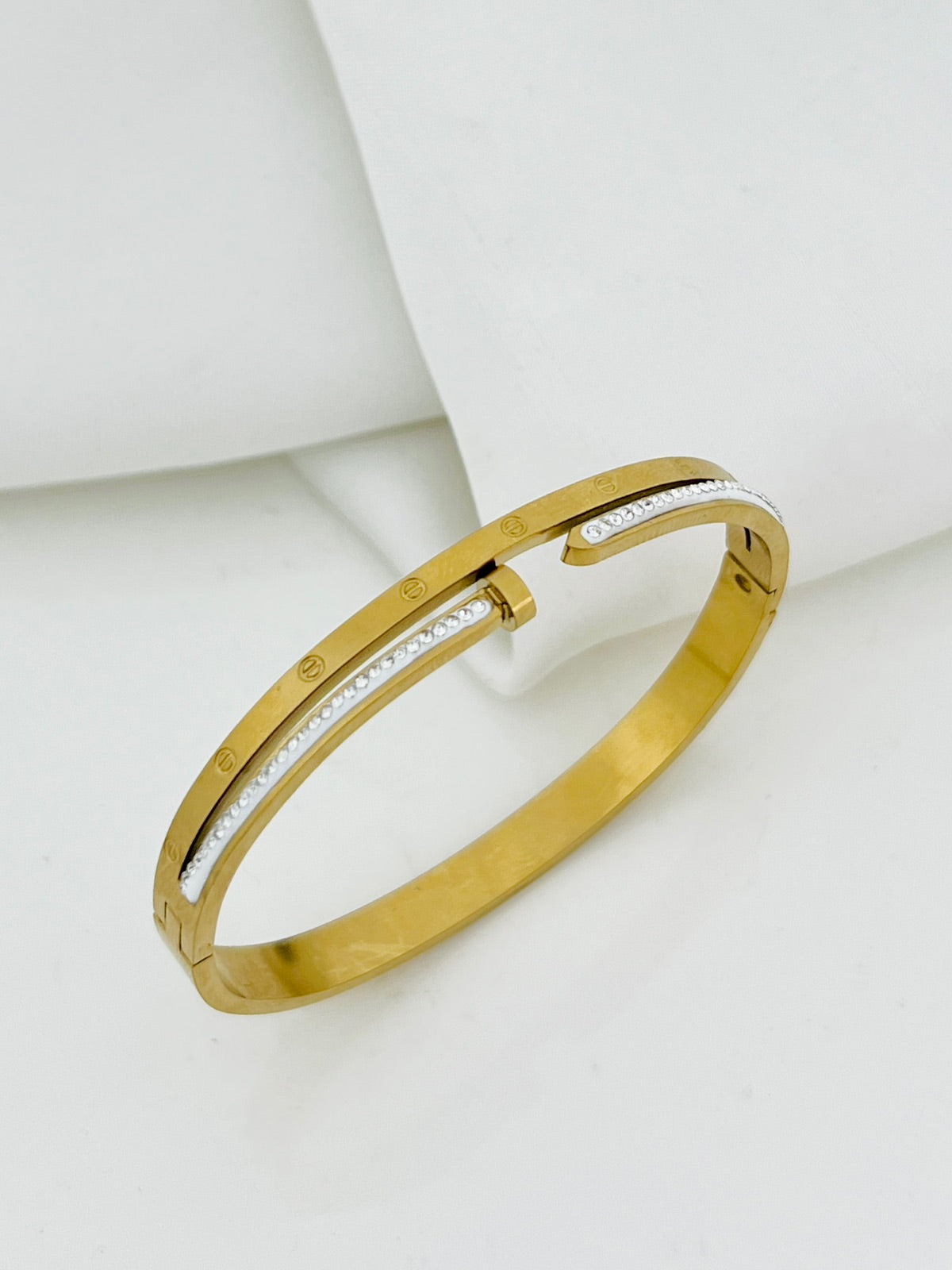 Crazy Women Handcuff Bracelet - Style 9649061