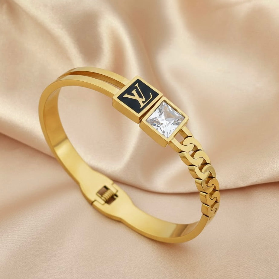 Crazy Women Handcuff Bracelet - Style 9755031