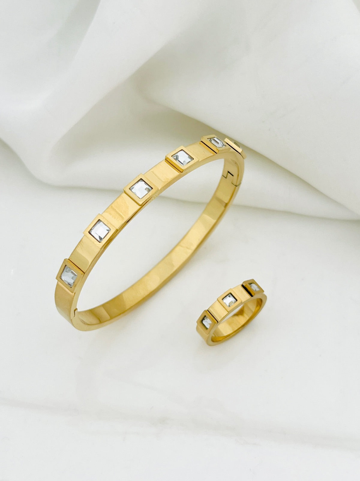 Crazy Women Handcuff Bracelet - Style 6177085