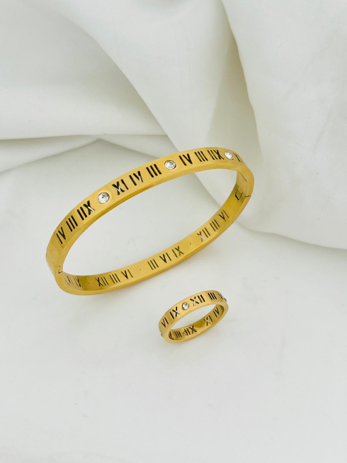 Crazy Women Handcuff Bracelet - Style 7163085