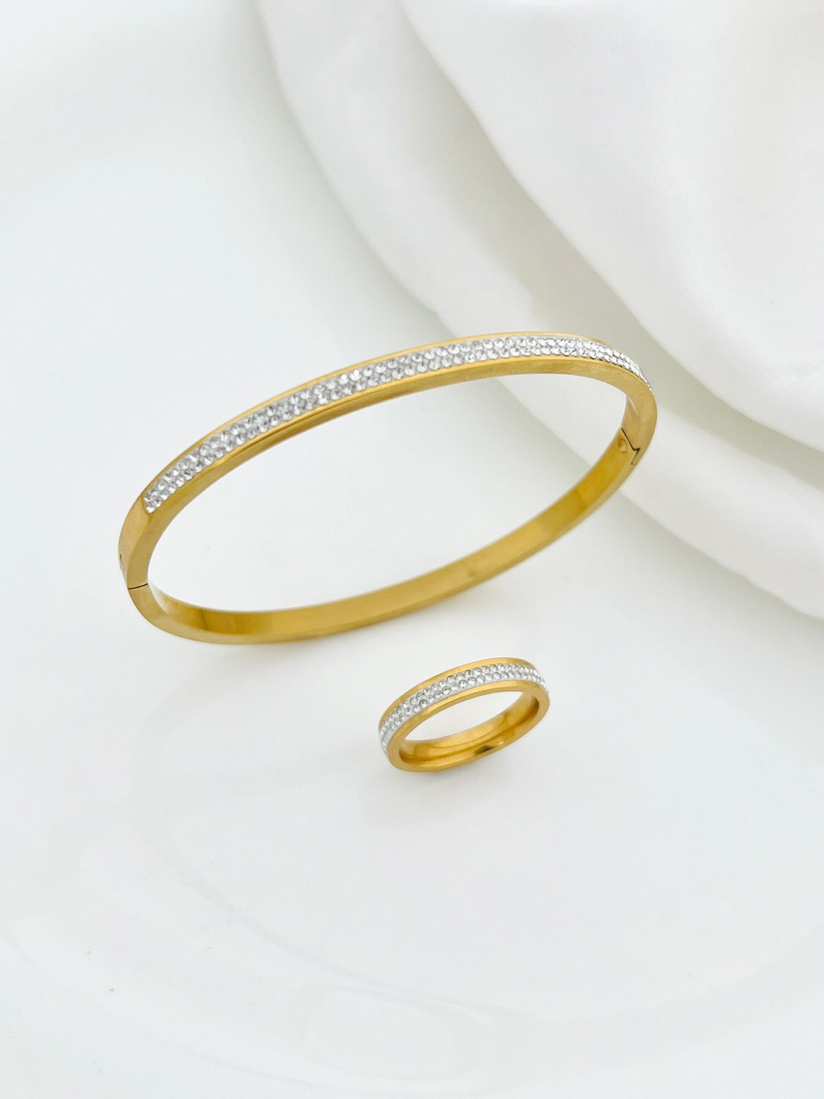 Crazy Women Handcuff Bracelet - Style 9372081