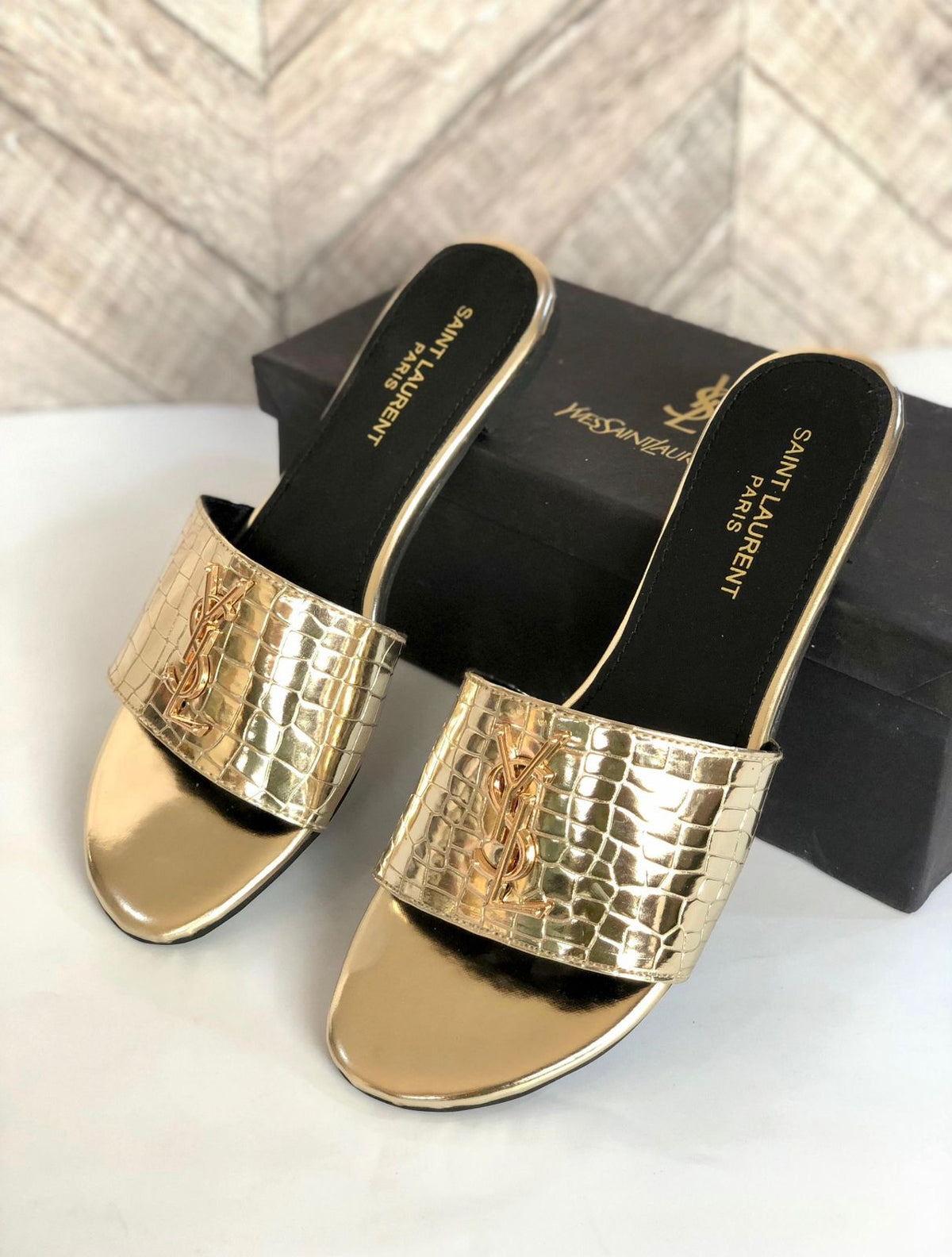 YSL SLIPPER - Crazy Women