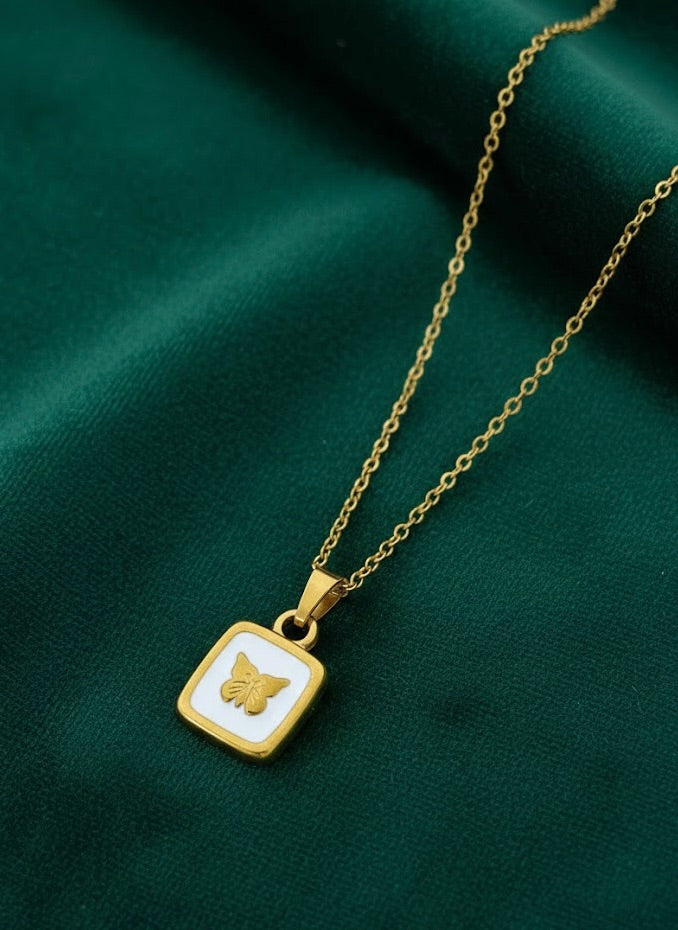 Crazy Women Locket Necklace - Style 3125049