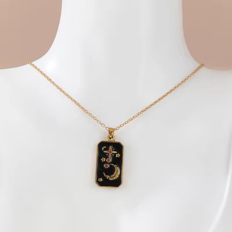 Crazy Women Locket Necklace - Style 7529084