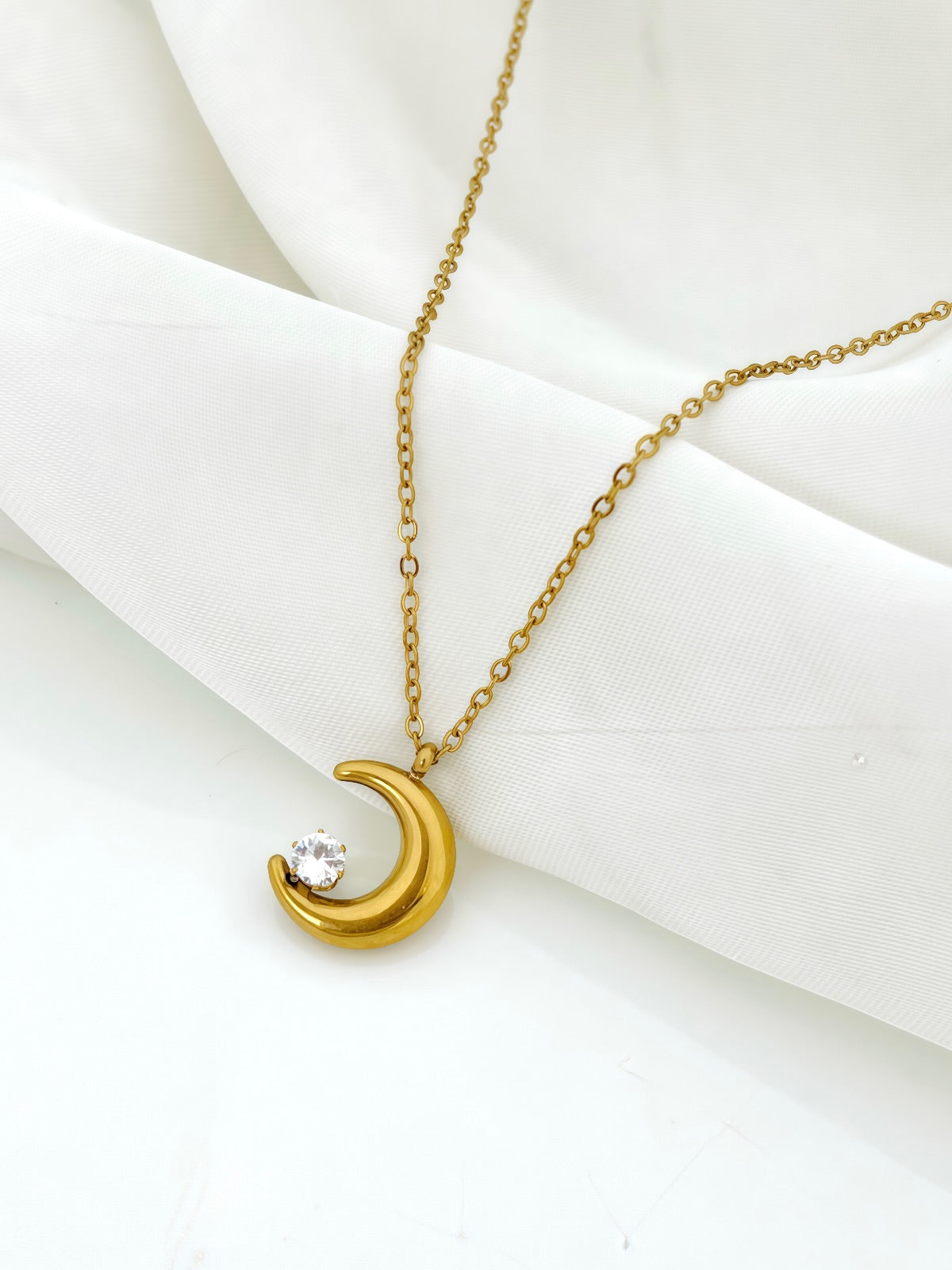 Crazy Women Locket Necklace - Style 8215063