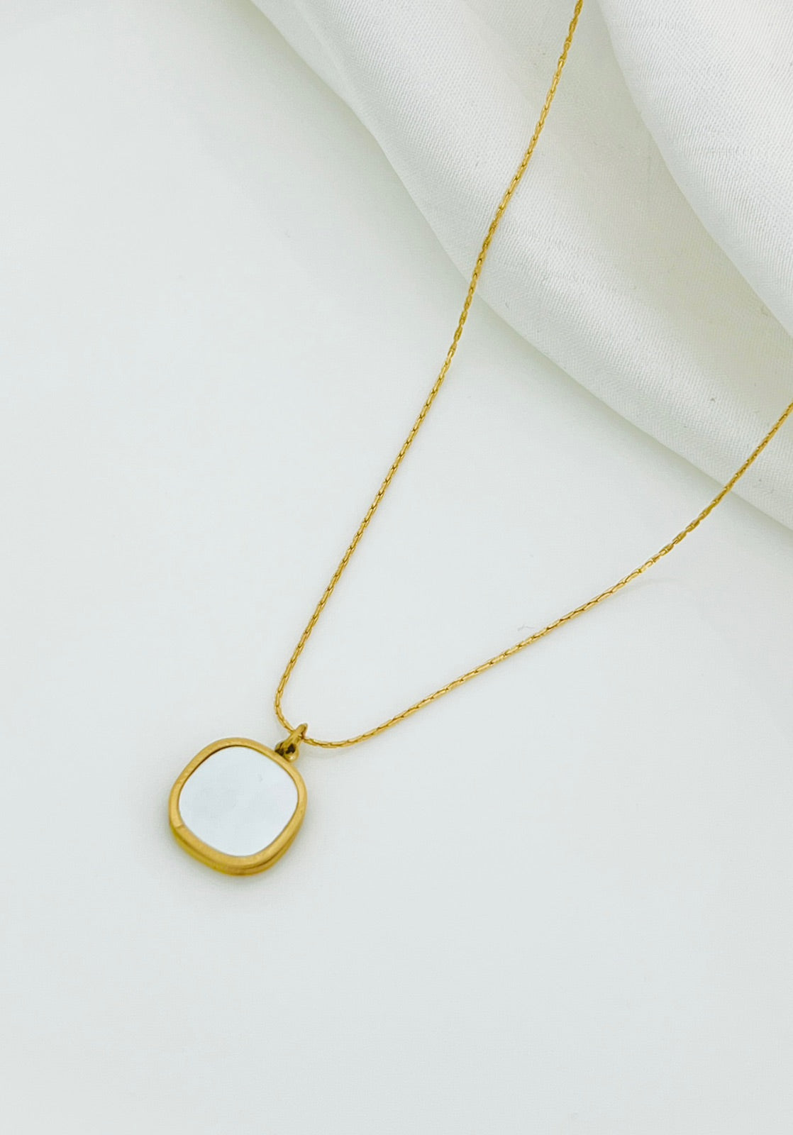 Crazy Women Locket Necklace - Style 9725073