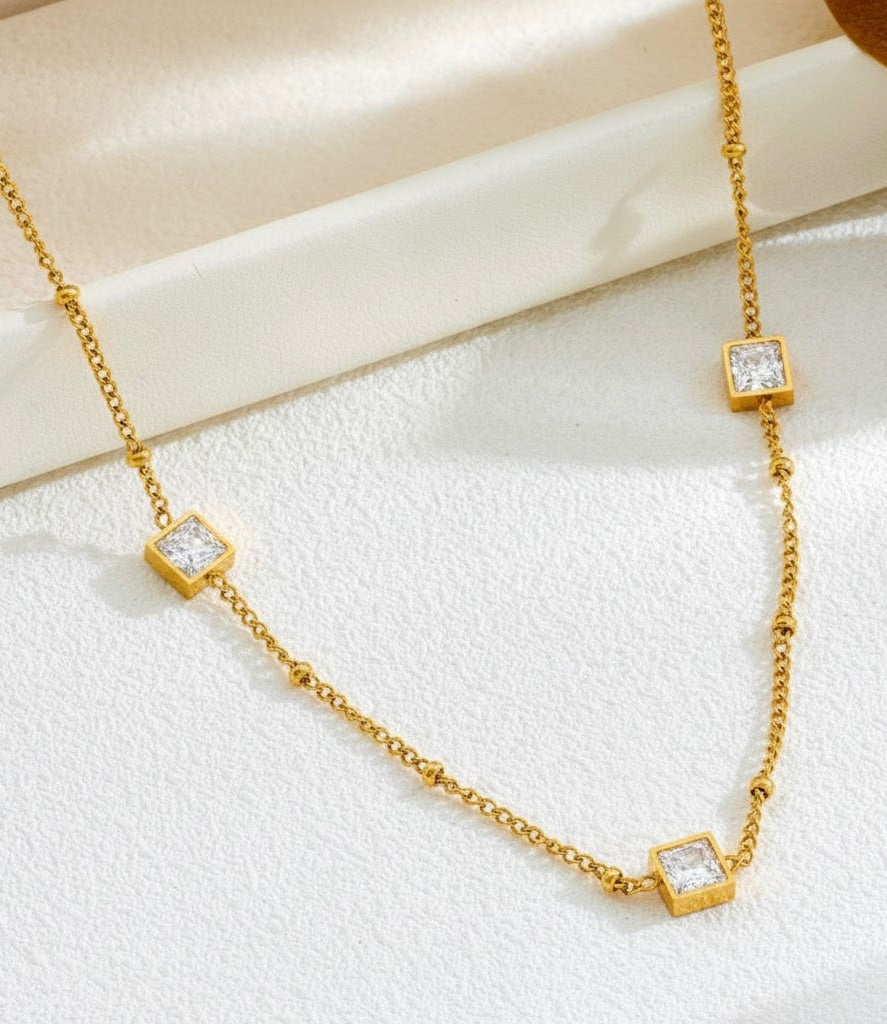 Crazy Women Necklace - Style 4139086 - image 2