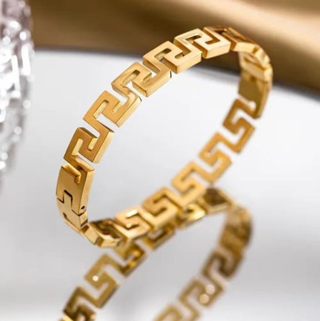 Bossy Bangle | Gold Plated Bracelet Pakistan