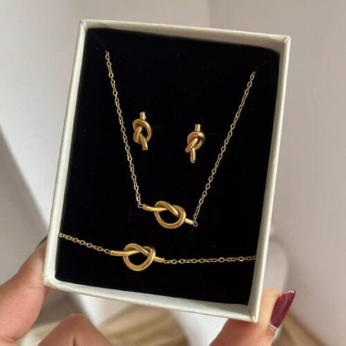 Love Knot Set  (Waterproof-Tarnish free-Stainless steel) - Buy Online Pakistan | Crazy Women