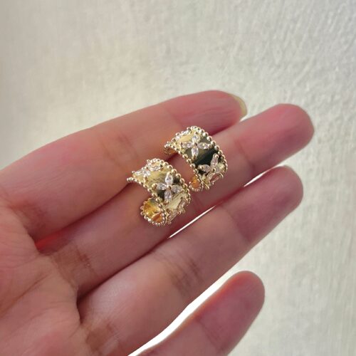 Cubic Zircon dainty hoops - Buy Online Pakistan | Crazy Women