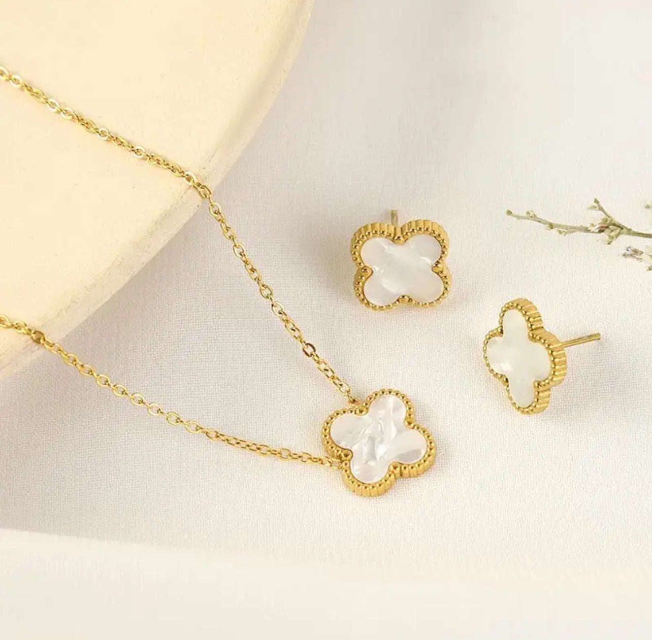Four Leaf Clover 2 Sided Pendant With Ear Studs (White) 2Pcs Set | Jewellery Set Pakistan