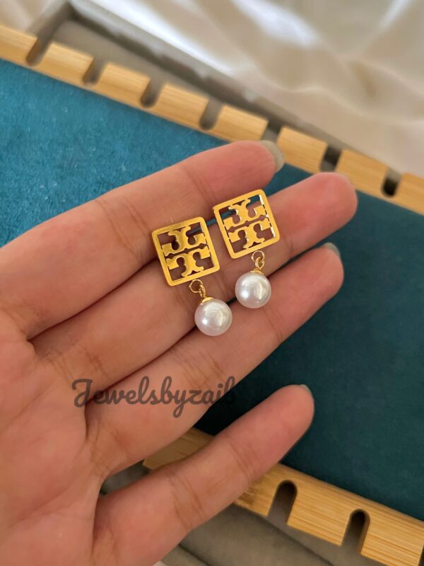 Square tory pearl earrings - Buy Online Pakistan | Crazy Women